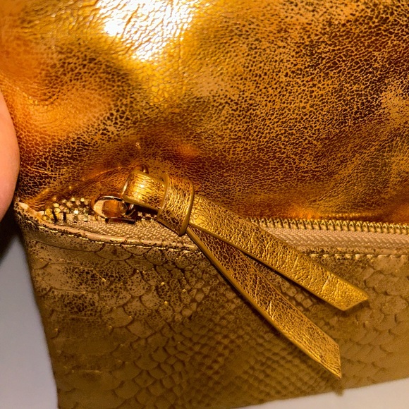 Euc melie bianco gold snake print design crossbody clutch - Picture 4 of 12